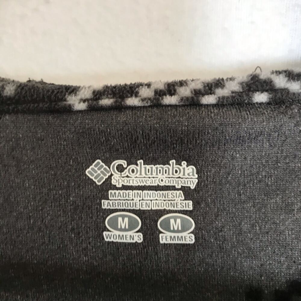 Columbia pull over‎ with hood med - Picture 3 of 13
